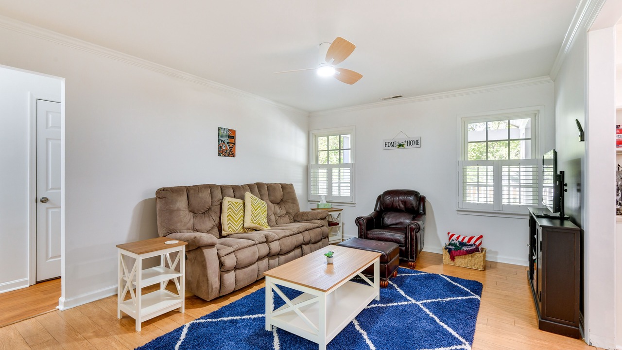 Photo of Livingroom in Crofton
