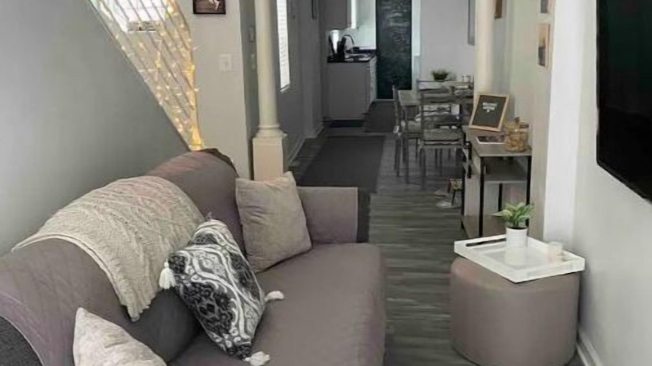 Photo of Livingroom in Canton