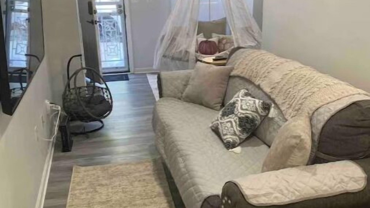 Photo of Livingroom in Canton