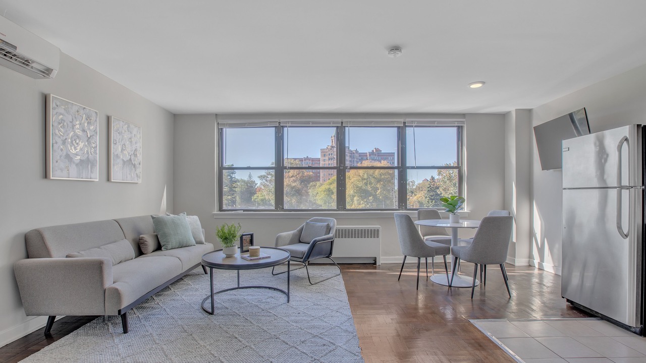 Photo of Livingroom in East Falls