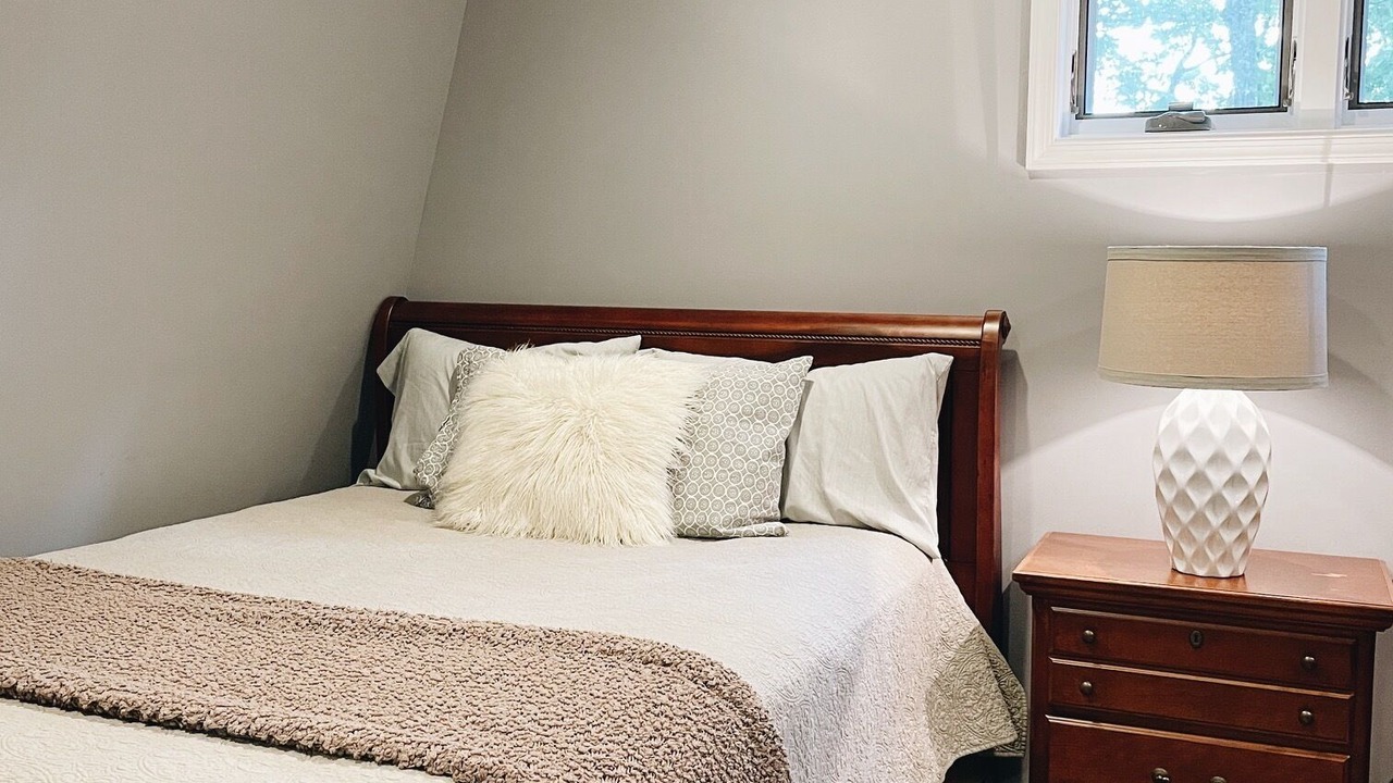Photo of Bedroom in Roseland