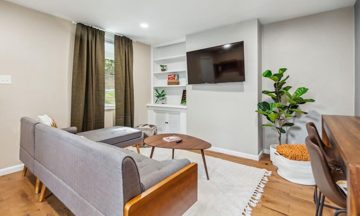 Photo of Livingroom in Castle Shannon