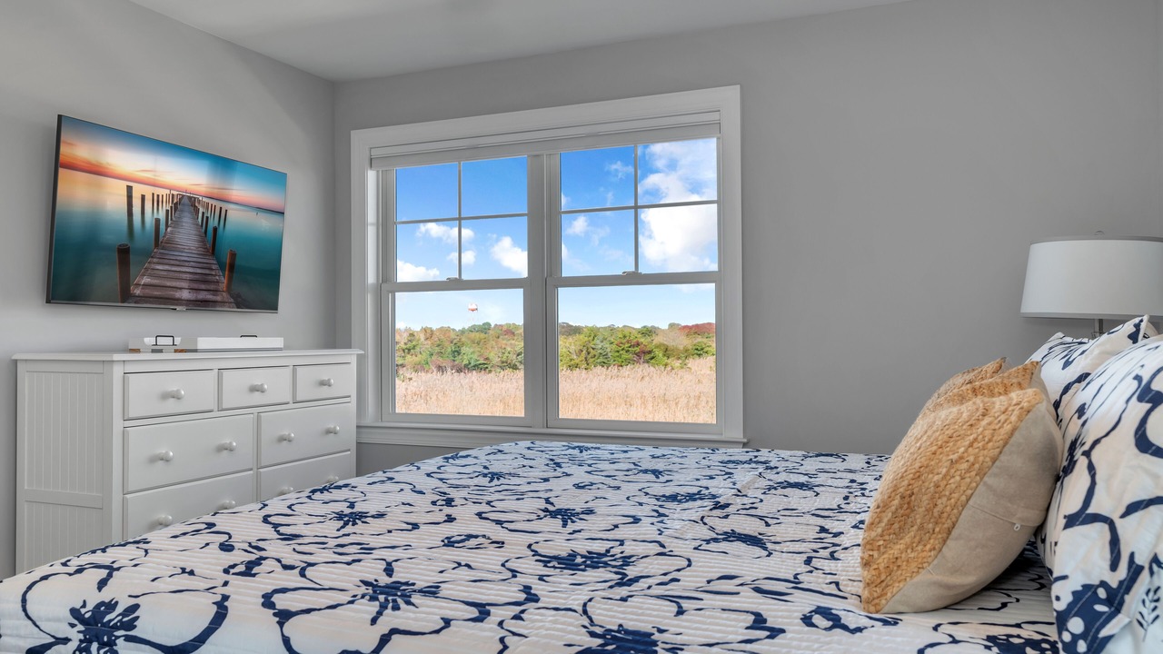 Photo of Bedroom in Admiral Estates