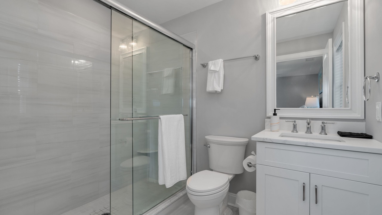 Photo of Bathroom in Admiral Estates