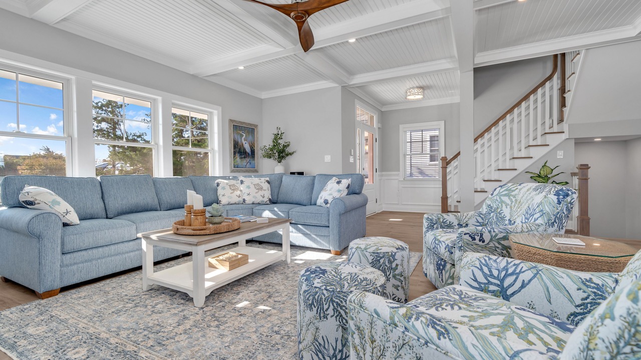 Photo of Livingroom in Admiral Estates