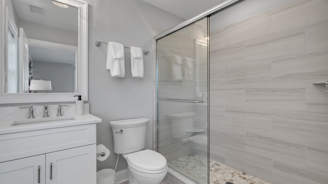 Photo of Bathroom in Admiral Estates