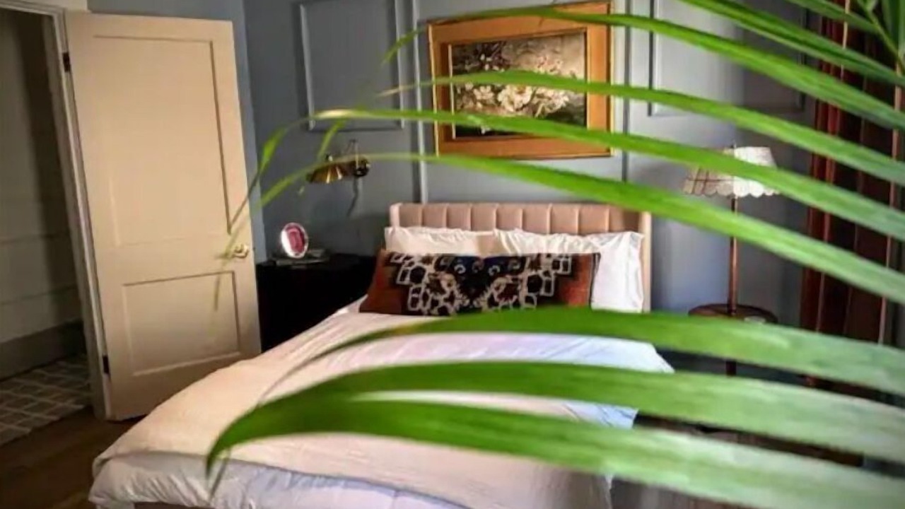Photo of Bedroom in Detroit - Shoreway