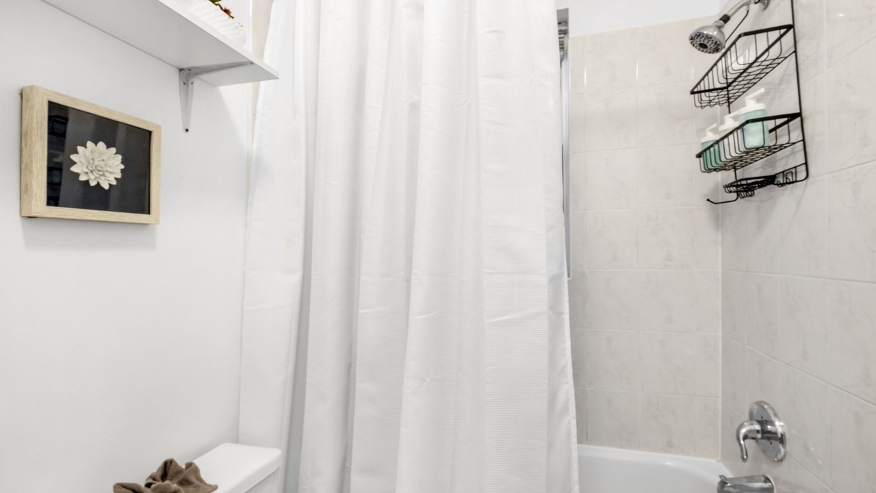 Photo of Bathroom in Graduate Hospital