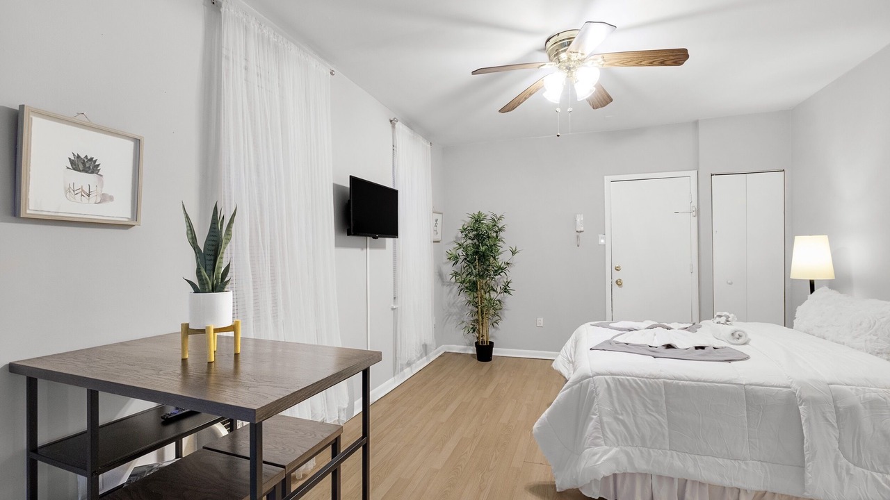 Photo of Bedroom in Graduate Hospital