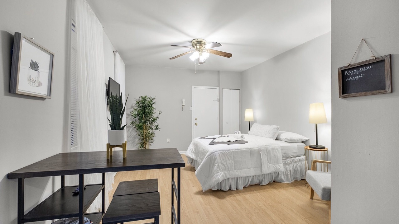 Photo of Bedroom in Graduate Hospital