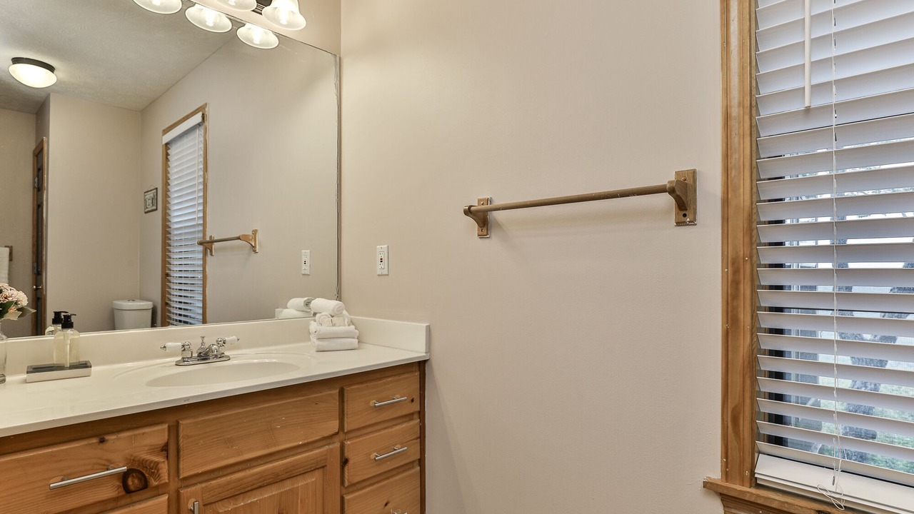 Photo of Bathroom in Walnut Mountain