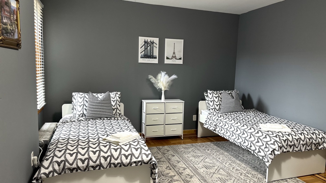 Photo of Bedroom in Manhattan Beach