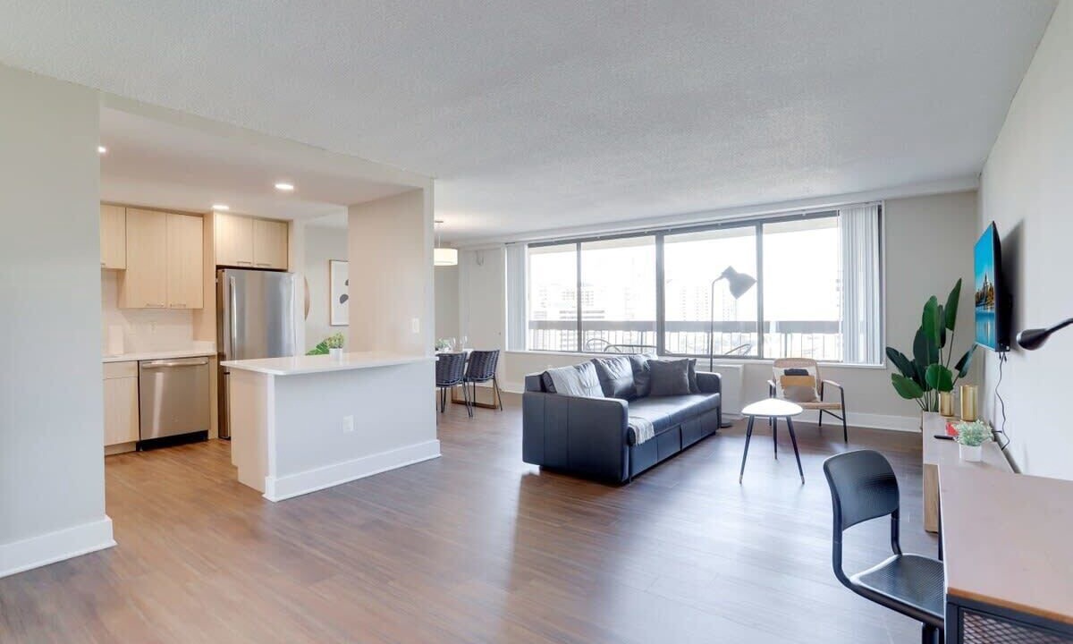 Photo of Livingroom in Crystal City