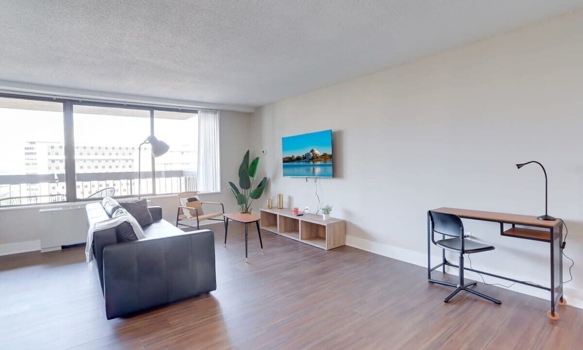 Photo of Livingroom in Crystal City