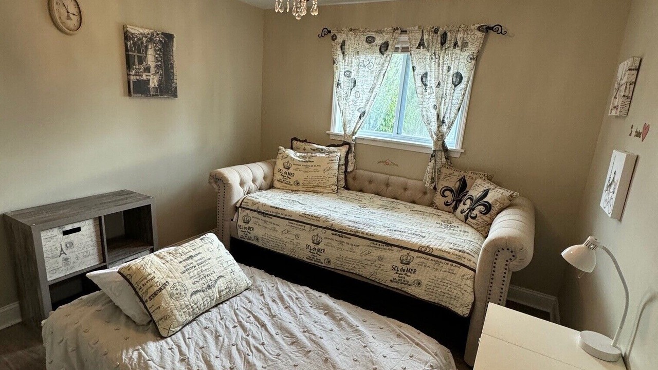 Photo of Bedroom in Strongsville