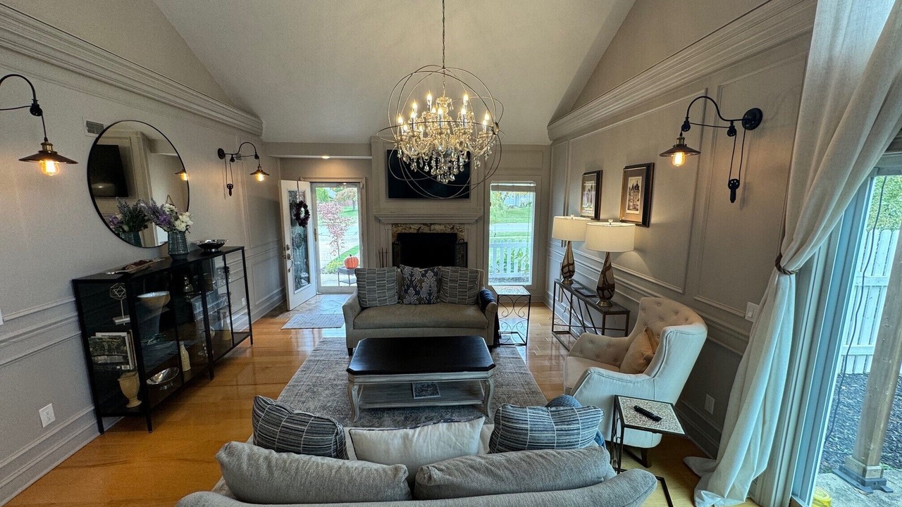 Photo of Livingroom in Strongsville