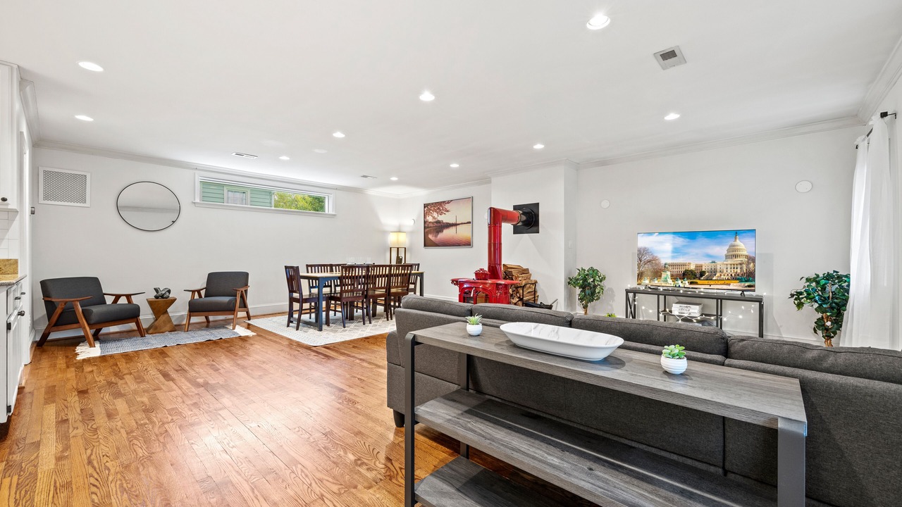 Photo of Livingroom in Southwest Quadrant