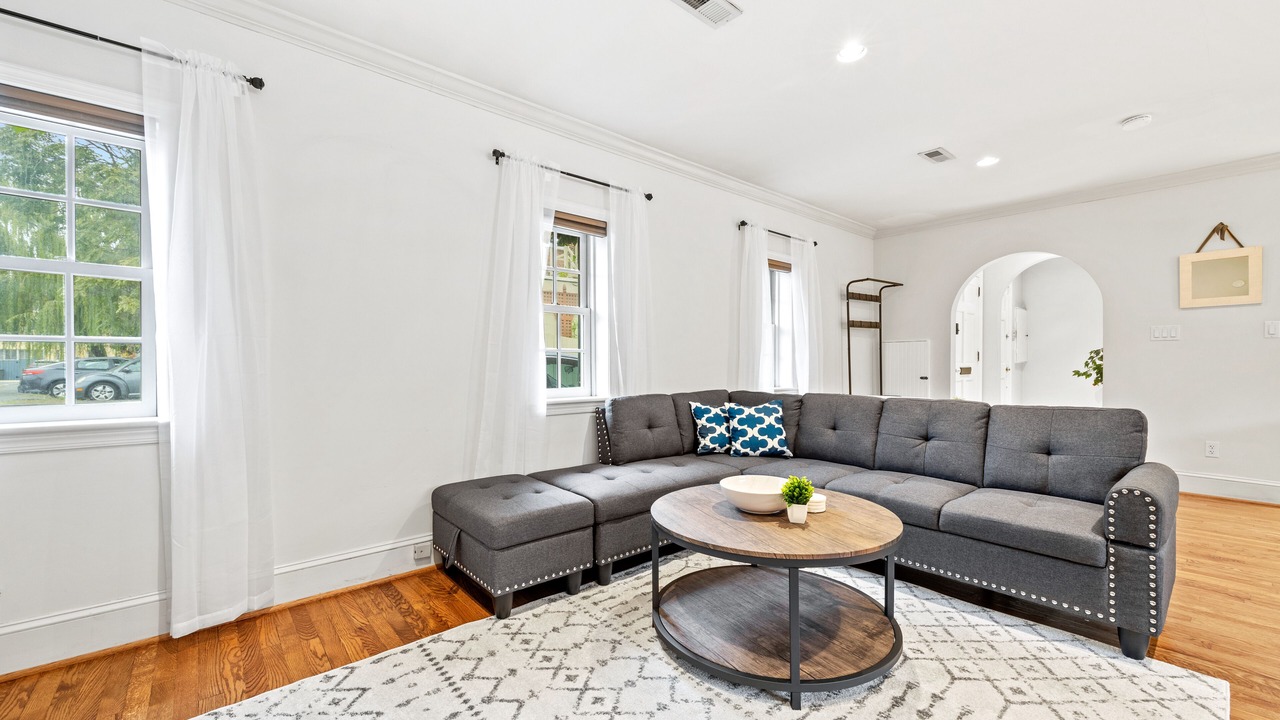 Photo of Livingroom in Southwest Quadrant
