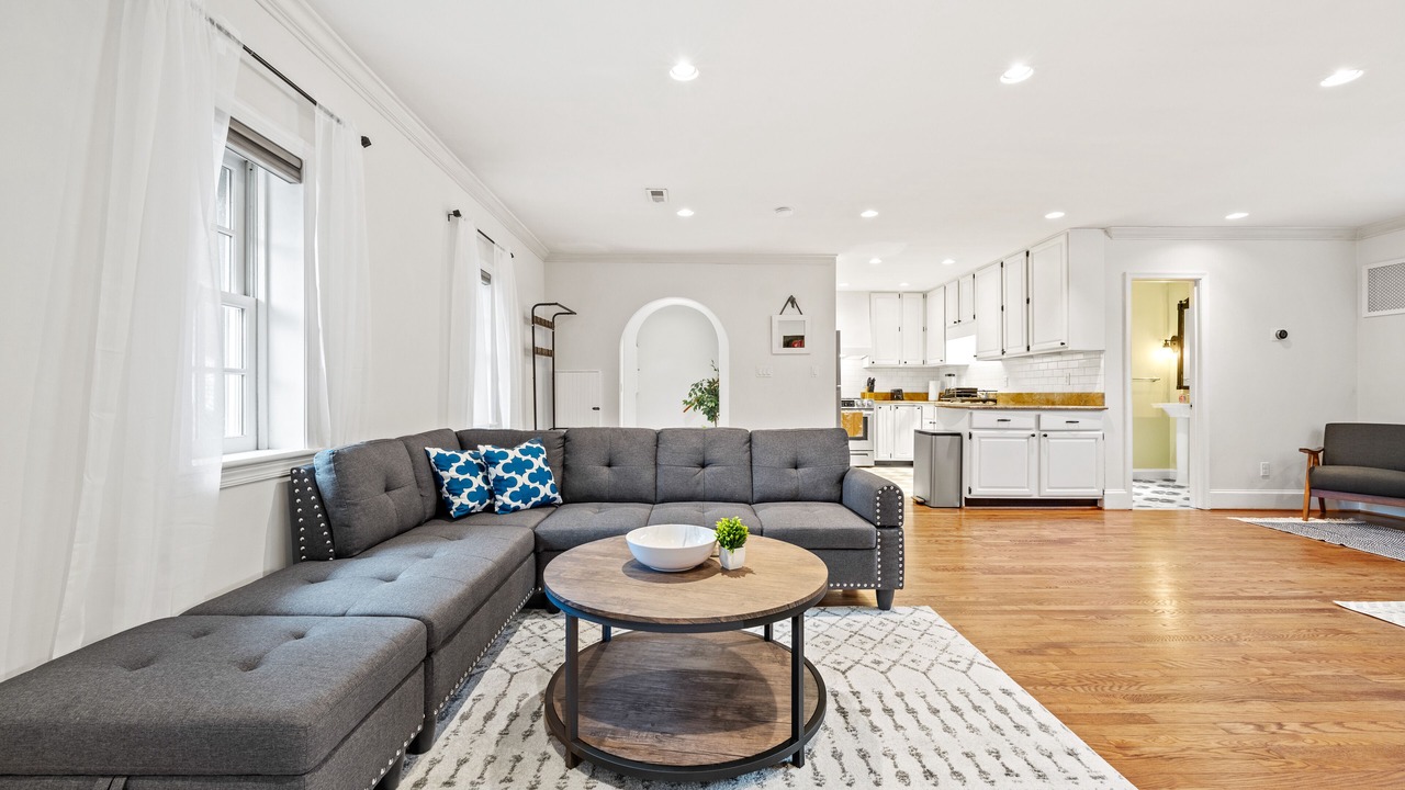 Photo of Livingroom in Southwest Quadrant