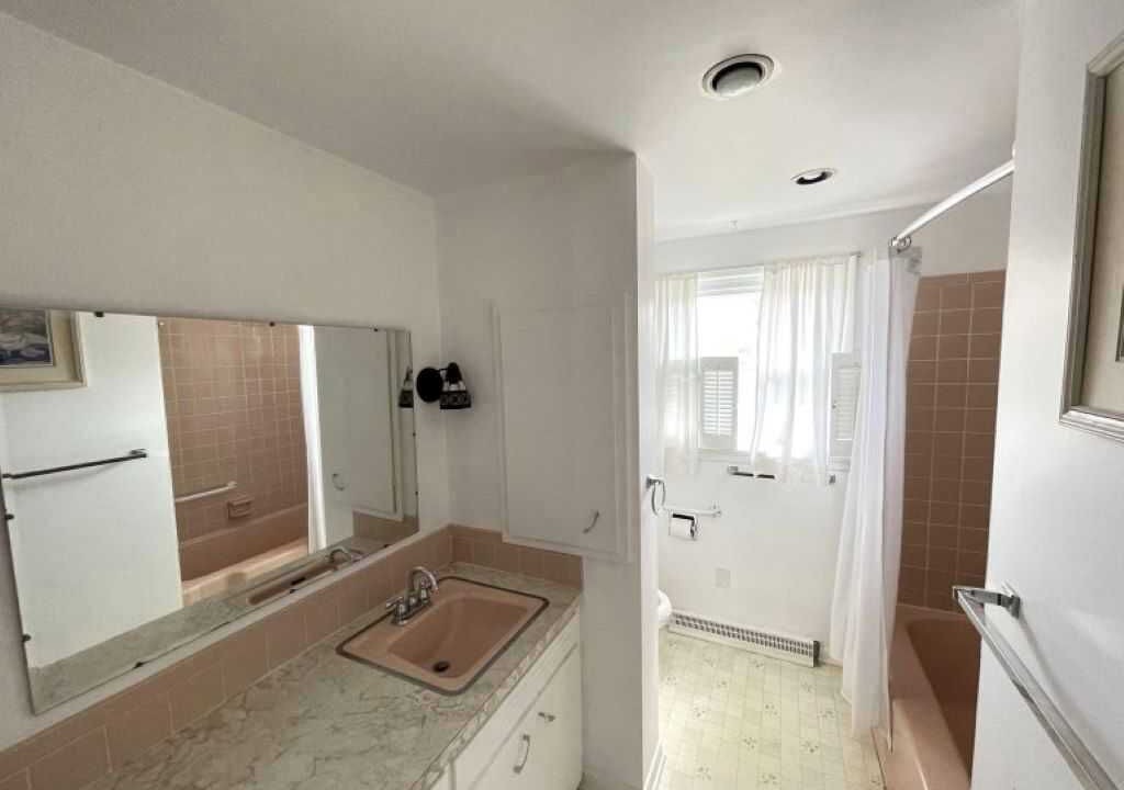 Photo of Bathroom in Huron