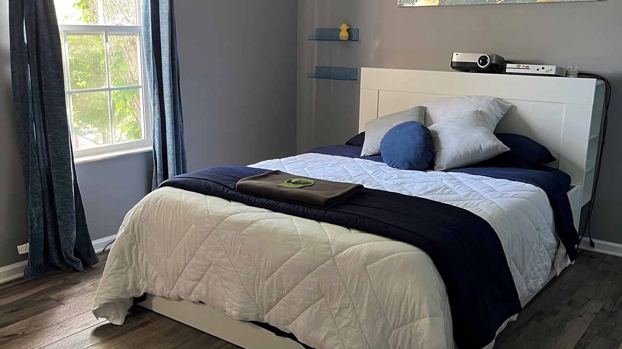 Photo of Bedroom in Clinton