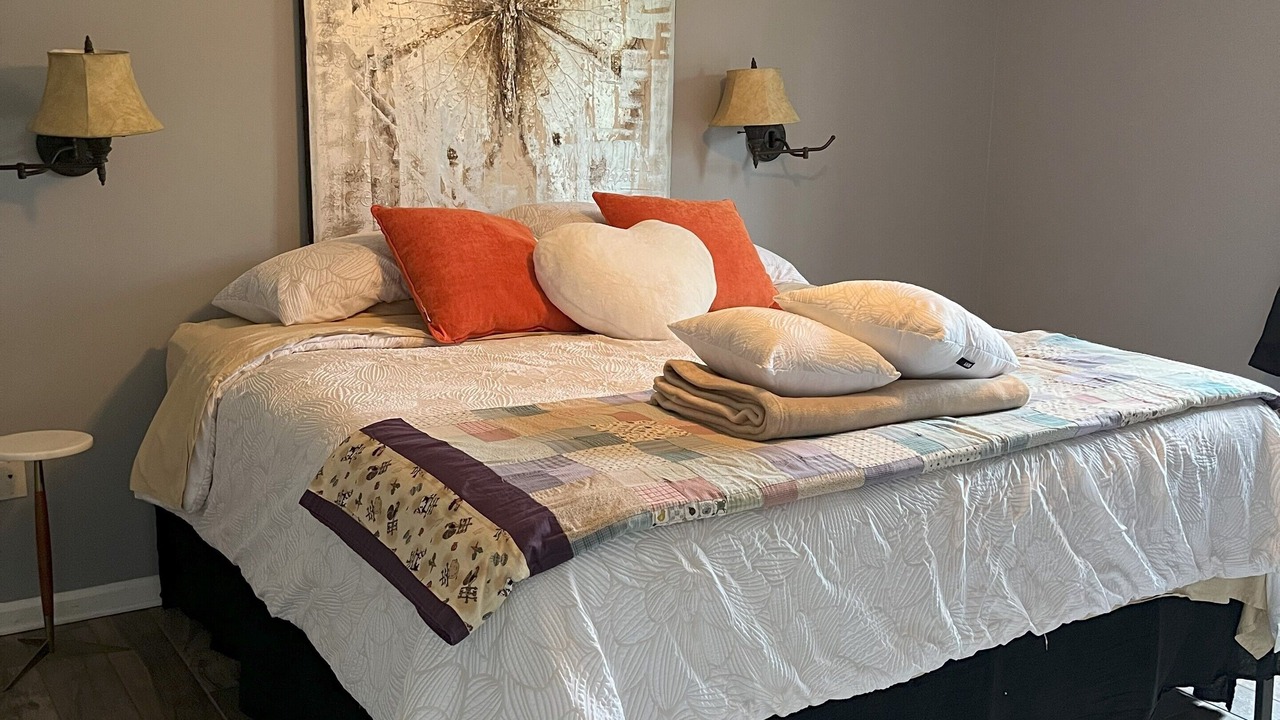 Photo of Bedroom in Clinton