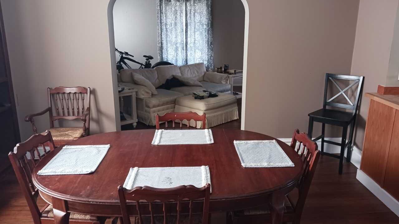 Photo of Livingroom in Oil City