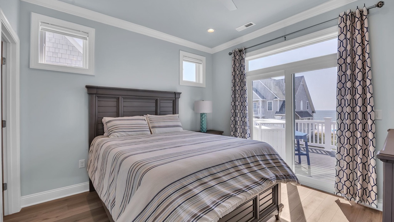 Photo of Bedroom in North Topsail Beach