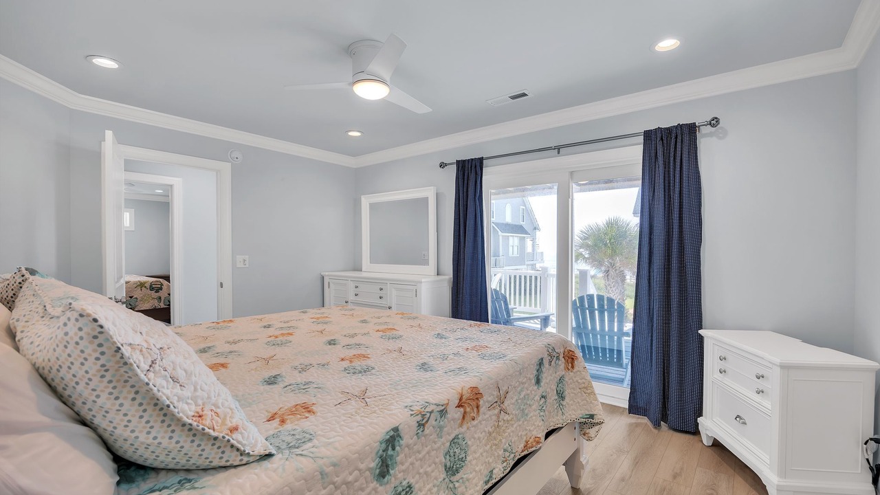 Photo of Bedroom in North Topsail Beach