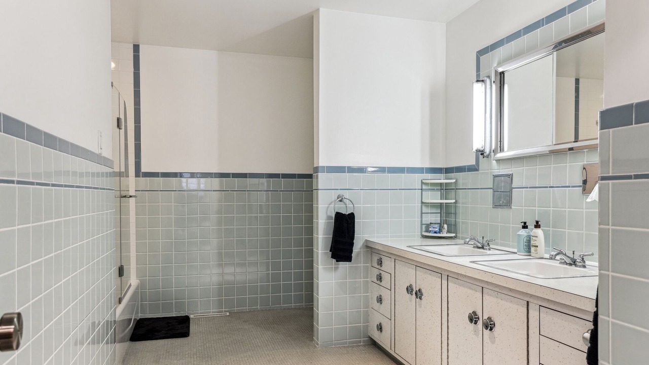 Photo of Bathroom in Aquashicola