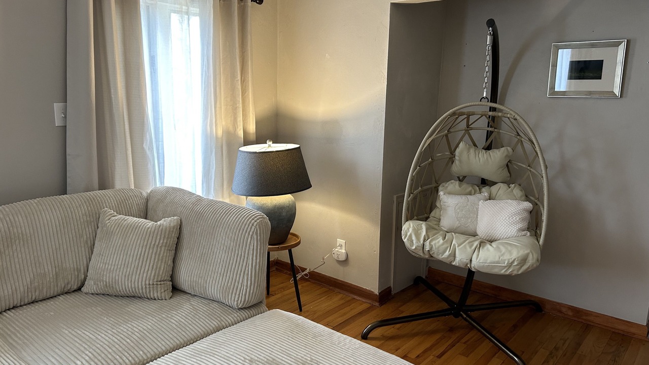 Photo of Livingroom in Forest Hills
