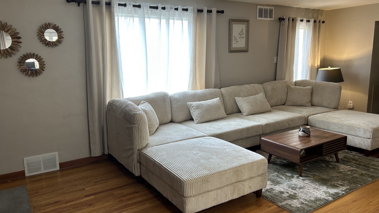 Photo of Livingroom in Forest Hills