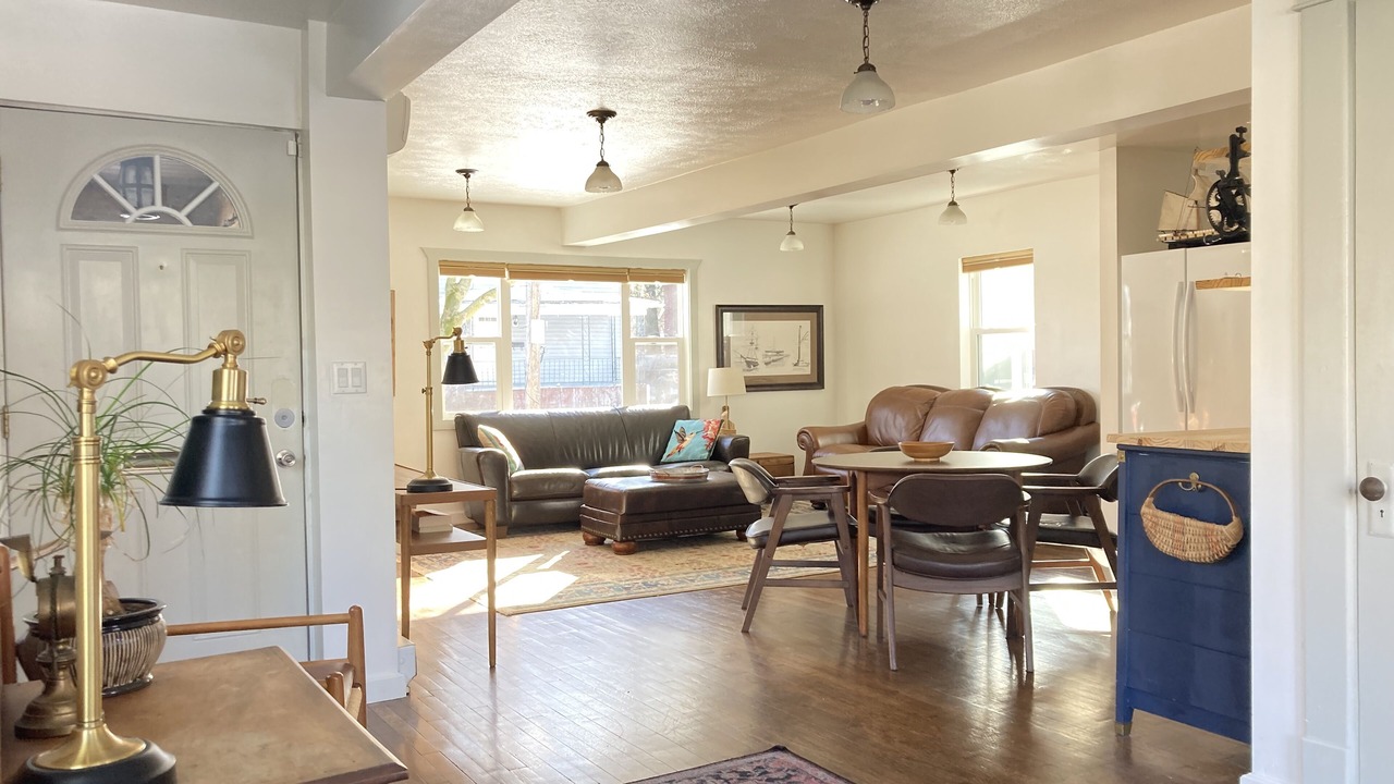 Photo of Livingroom in Erie
