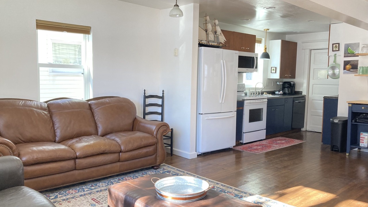 Photo of Livingroom in Erie