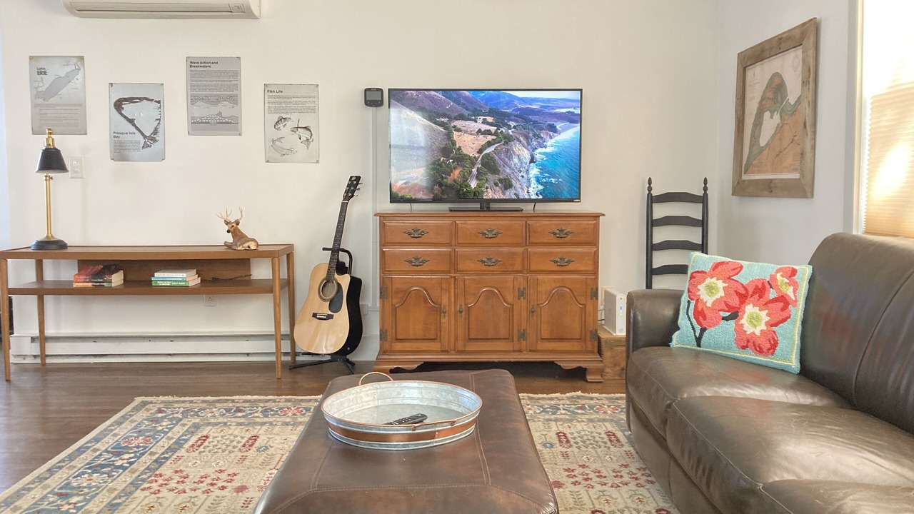 Photo of Livingroom in Erie