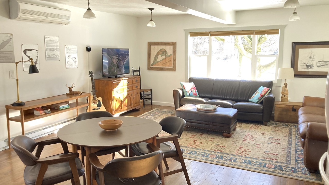 Photo of Livingroom in Erie