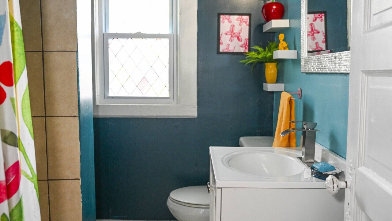 Photo of Bathroom in East Cleveland