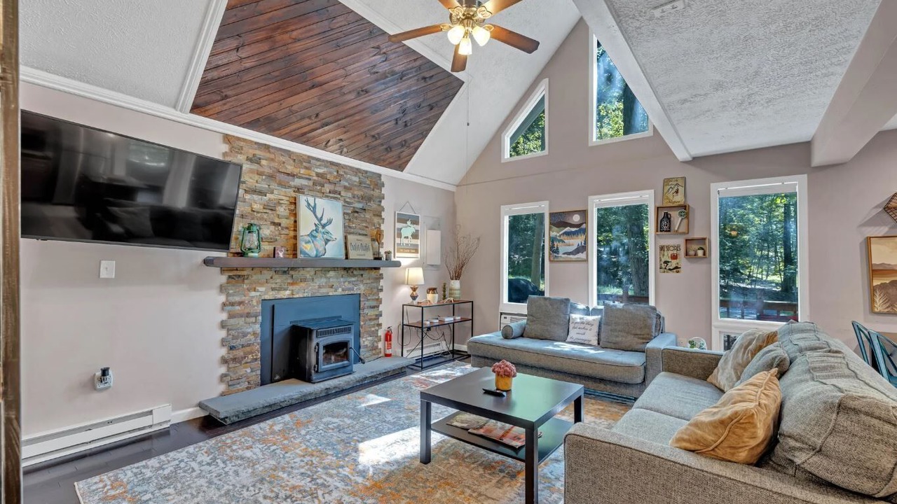 Photo of Livingroom in Bushkill