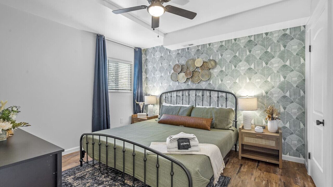 Photo of Bedroom in South Oakland