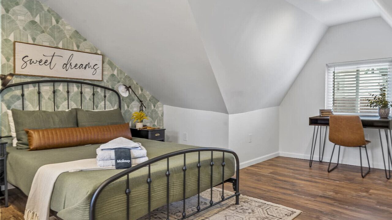 Photo of Bedroom in South Oakland