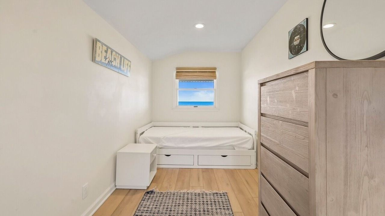 Photo of Bedroom in Manasquan