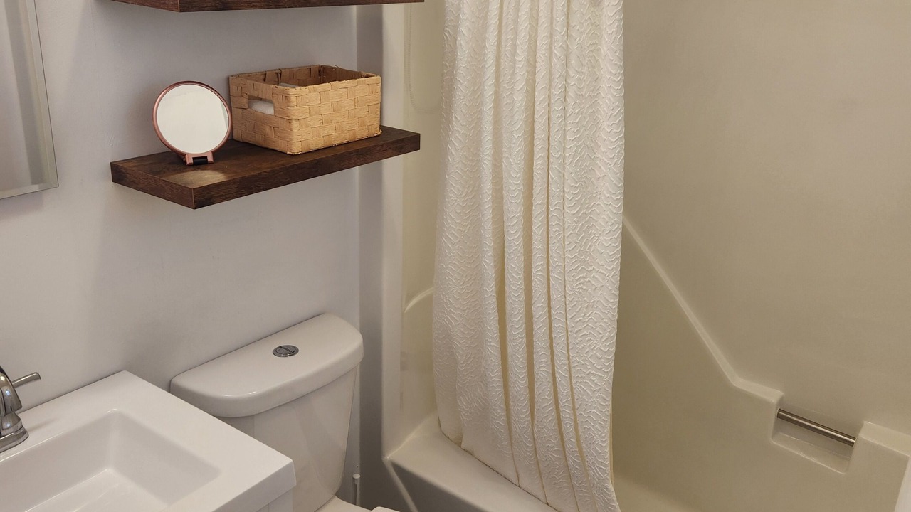 Photo of Bathroom in Beach Haven West
