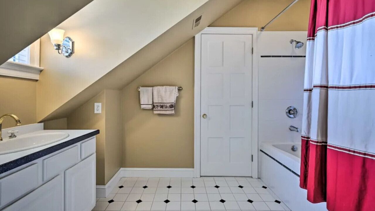 Photo of Bathroom in Gettysburg