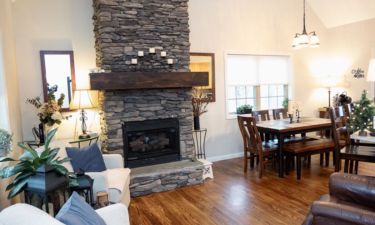Photo of Livingroom in Harrisonville