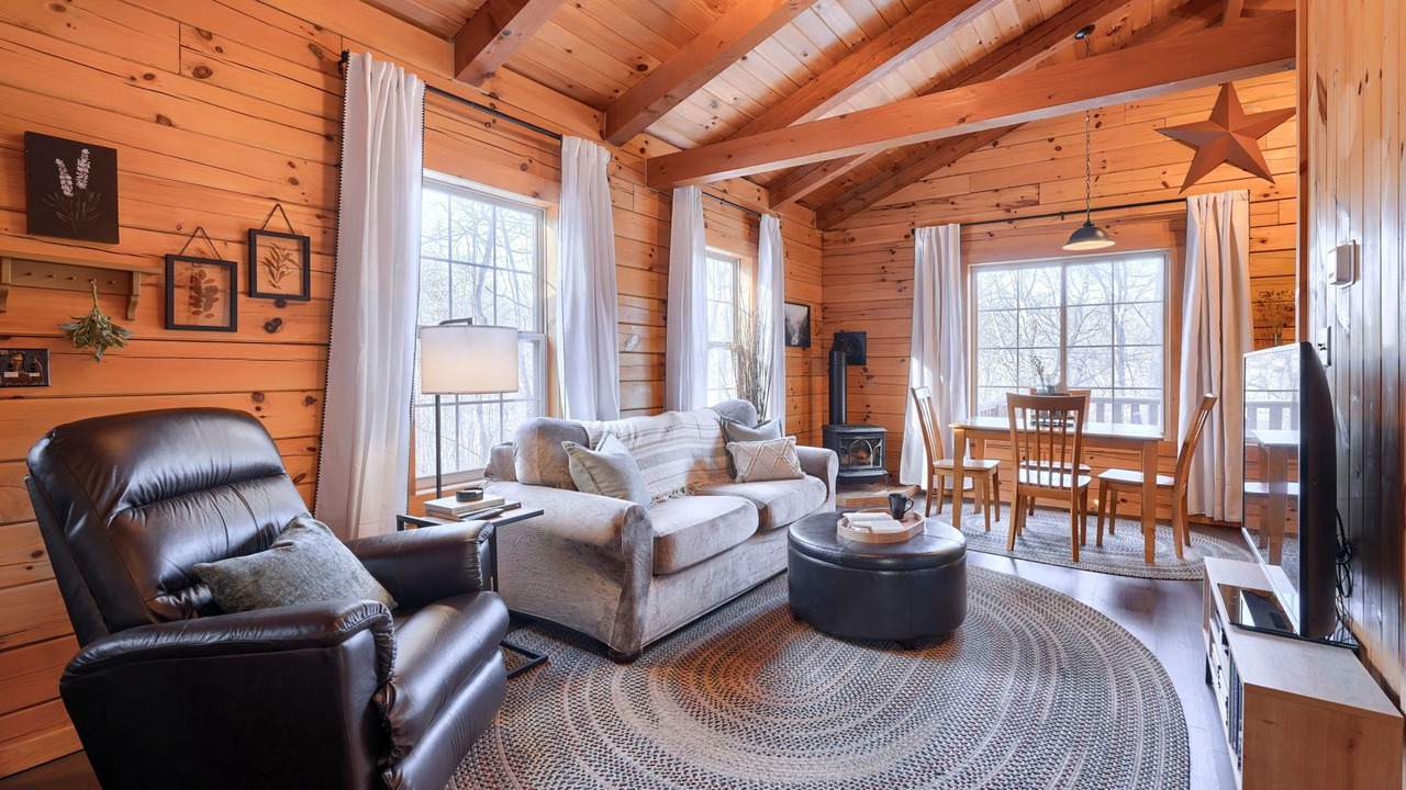 Photo of Livingroom in Creola