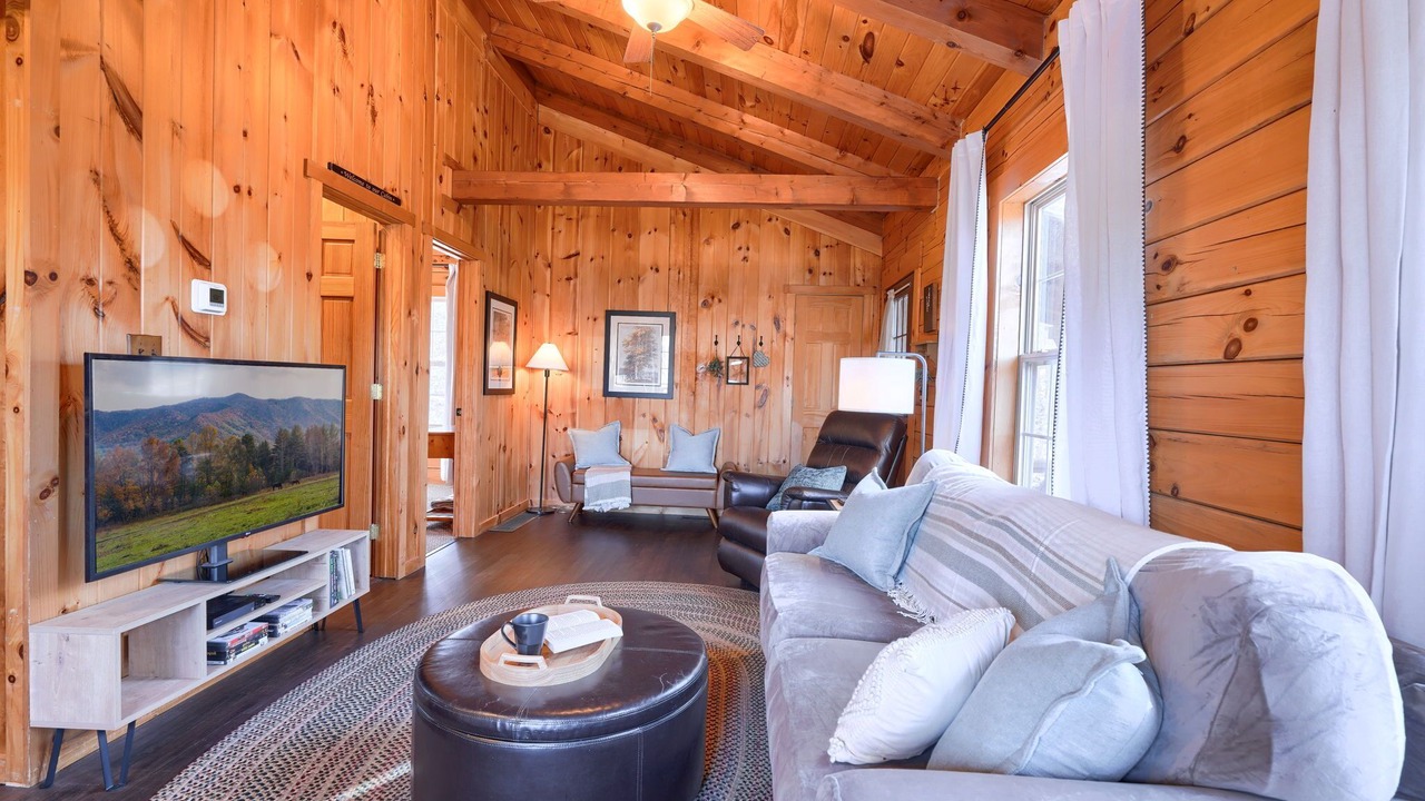 Photo of Livingroom in Creola