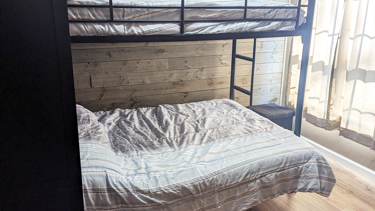 Photo of Bedroom in Lakeview
