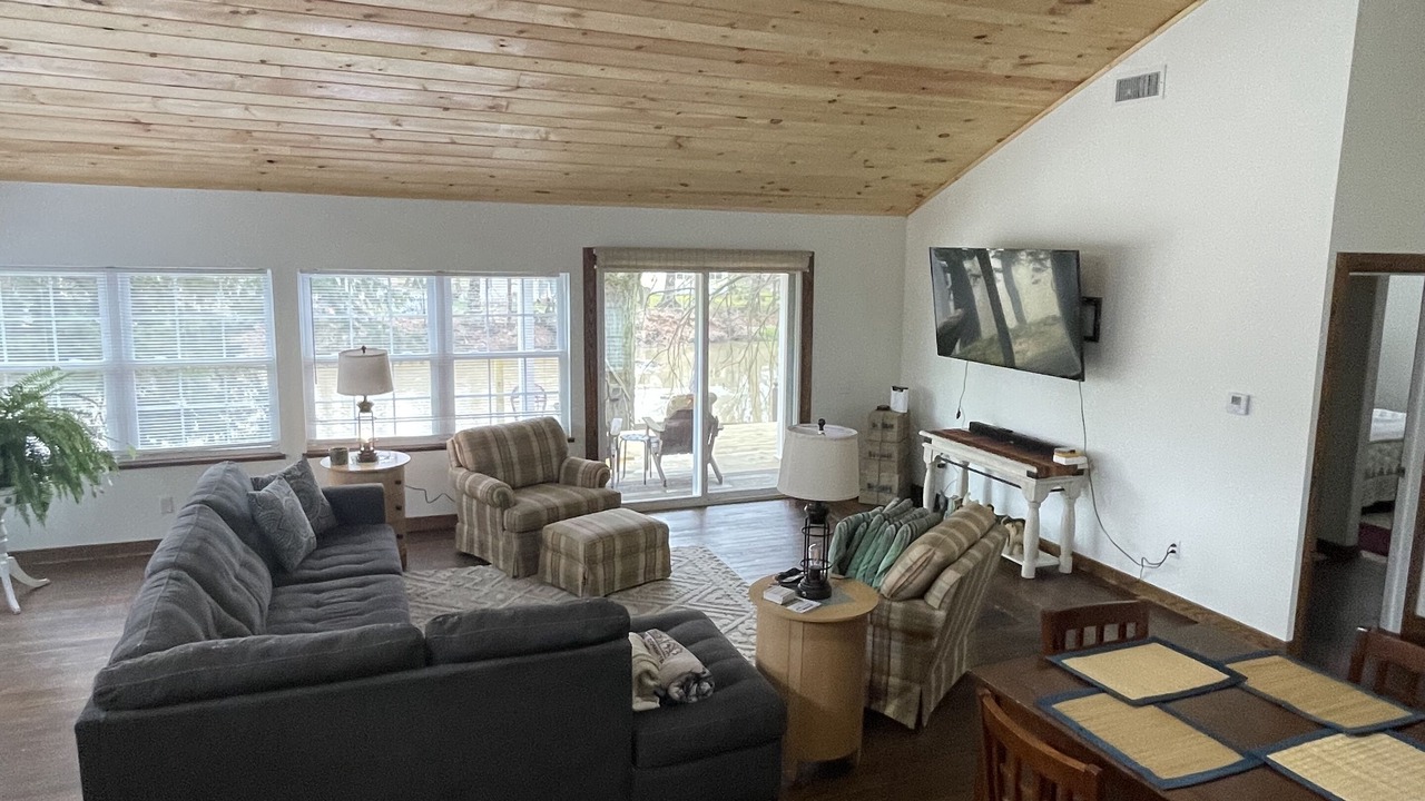 Photo of Livingroom in Austinburg