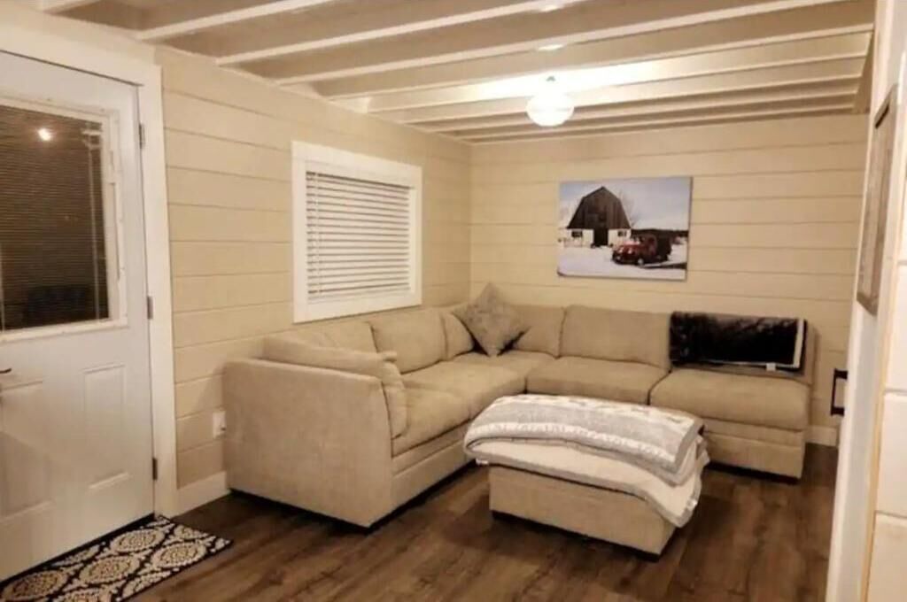 Photo of Livingroom in Thompson