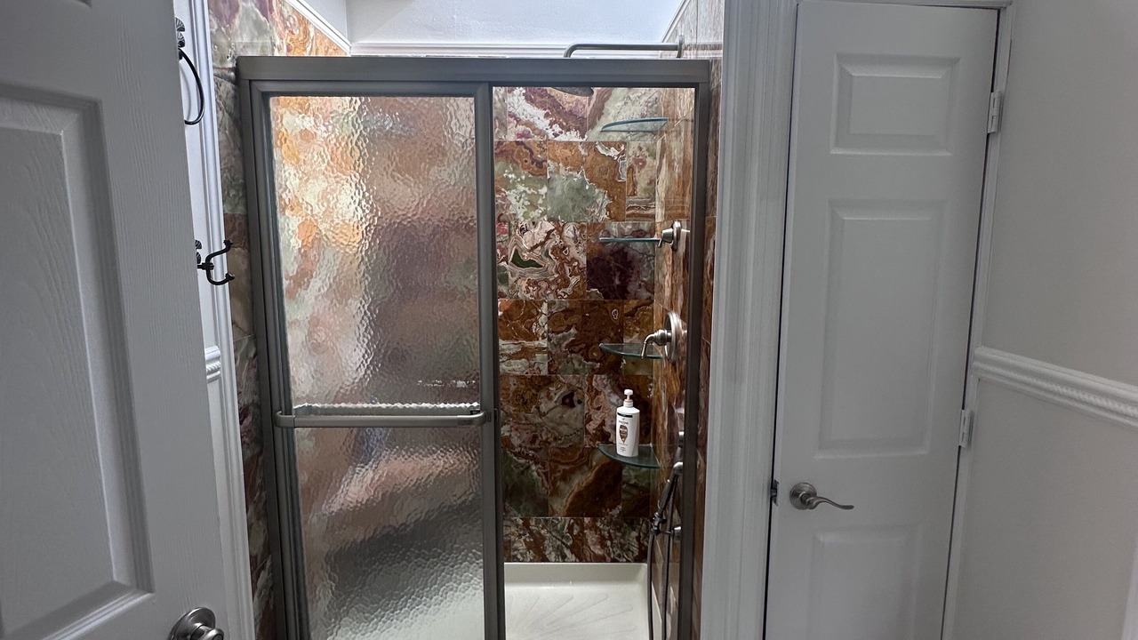 Photo of Bathroom in Hopelawn